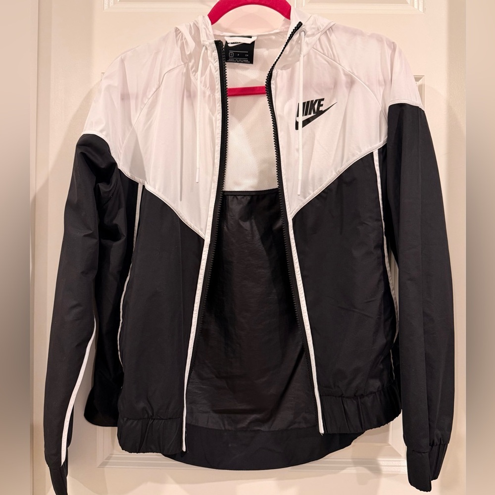 NWOT Nike black and white windbreaker jacket - adult S